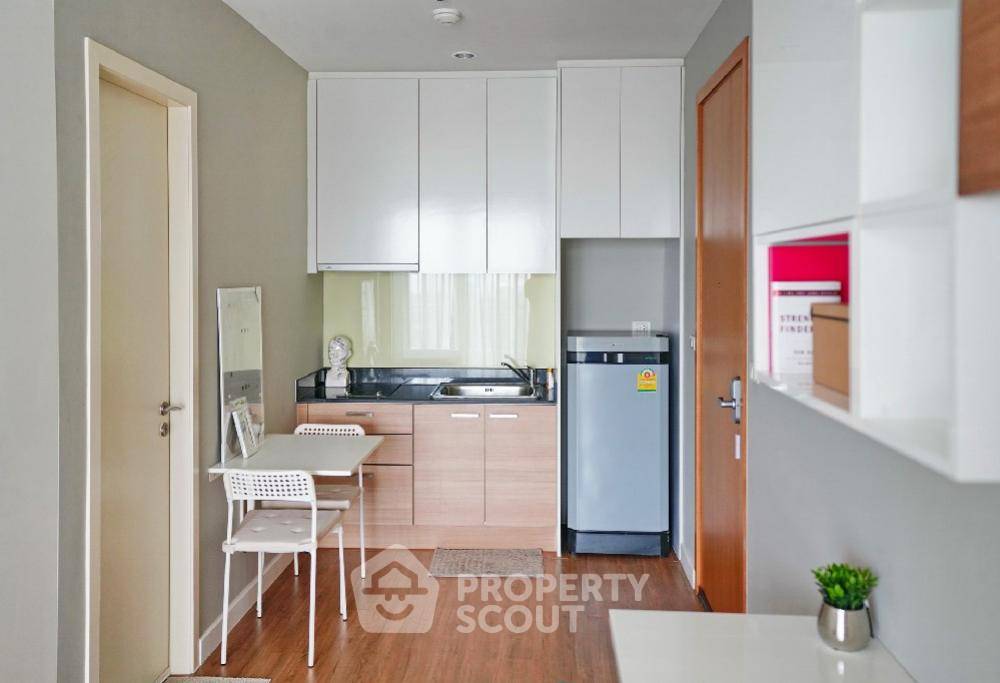 picture Studio Condo at Circle Condominium near MRT Phetchaburi (ID 1761695) - 7/9