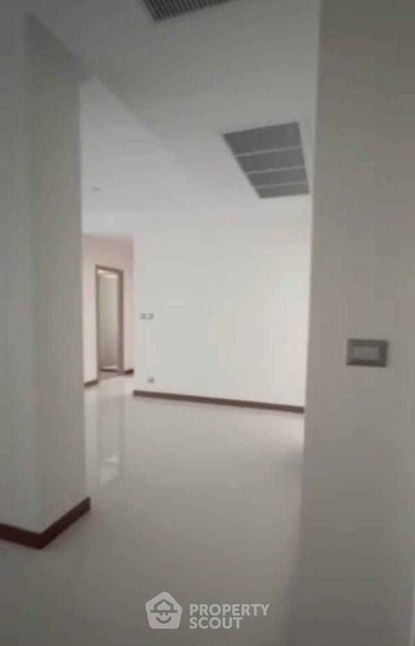 รูป คอนโด 3-ห้องนอน ที่ ศุภาลัย โอเรียนทัล สุขุมวิท 39 ใกล้ MRT เพชรบุรี (ID 2452480) - รูปที่ 3/7