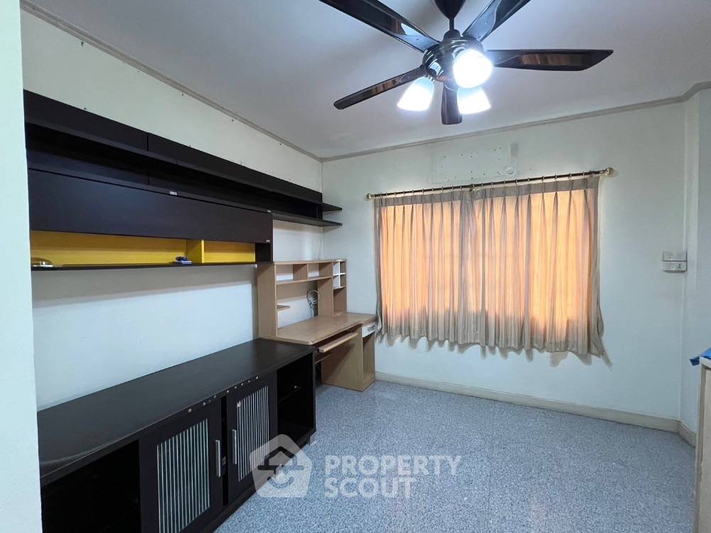 รูป บ้าน 3-ห้องนอน ที่ พาร์คเวย์ ชาเล่ต์ รามคำแหง ใน มีนบุรี (ID 1751066) - รูปที่ 15/31