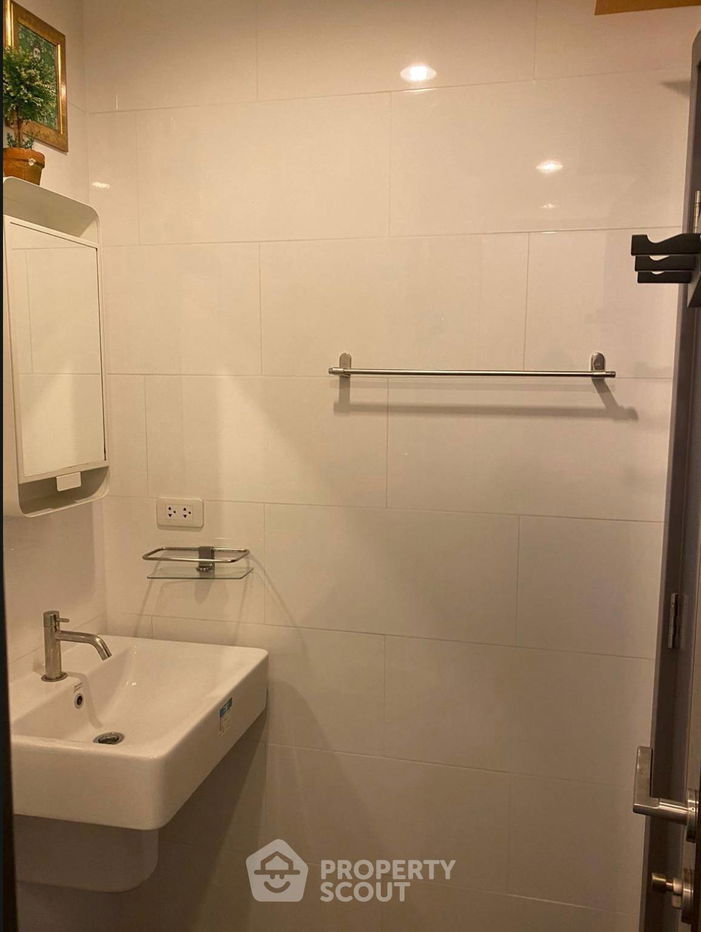 picture 1-BR Condo at The Base Park East Sukhumvit 77 near BTS On Nut (ID 2455028) - 8/8