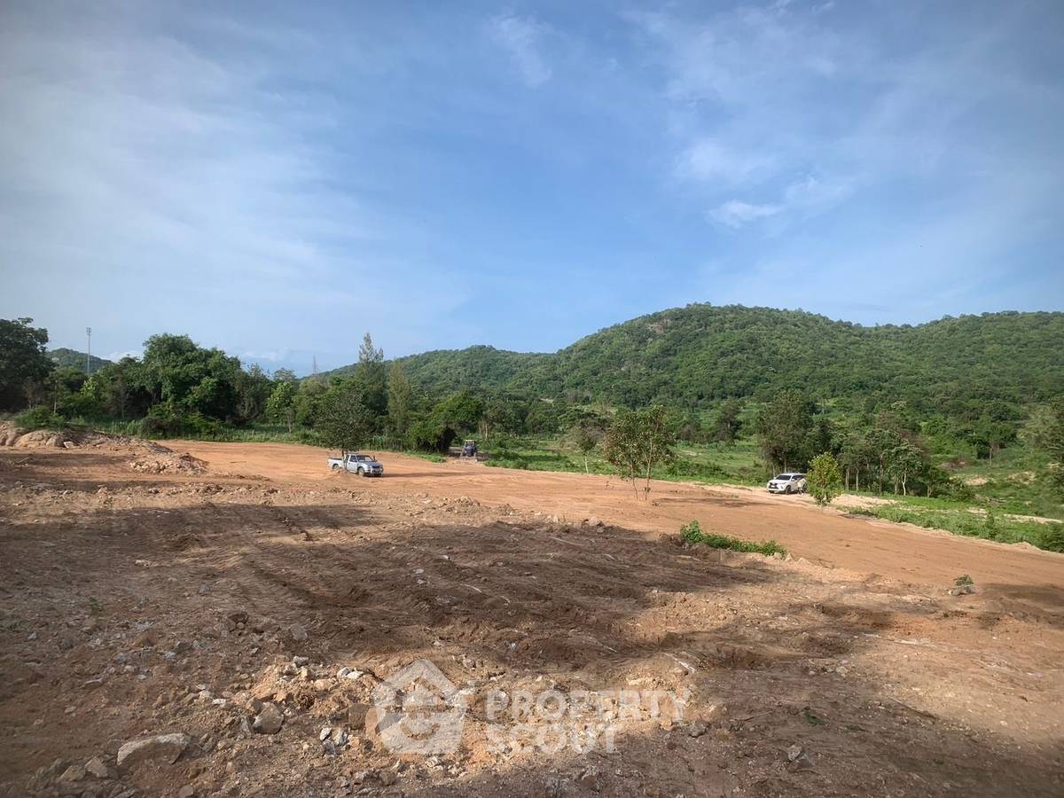 รูป ที่ดินสำหรับปล่อยขาย 1,360 ตารางเมตร แถว ใน ทับใต้ (ID 2080037) - รูปที่ 5/5