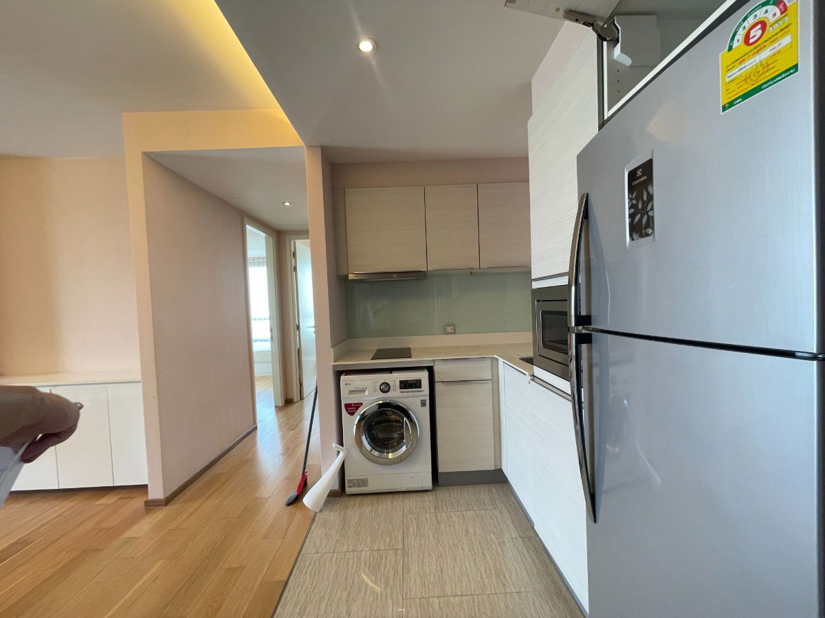 picture For Sell H Sukhumvit 43 condominium 2 bedroom with bathtub conner unit Rare item - 10/15