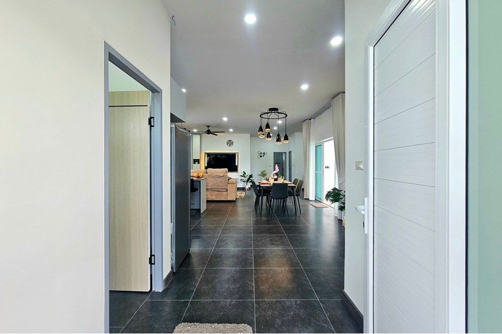 picture [920601001-693] Spacious Family Villa, 3 Bed 3 Bath in Hua Hin Soi 70 For Sale - 16/44