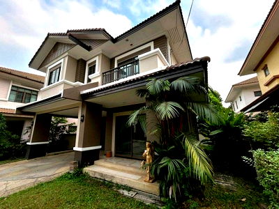Houses for rent Bangkok : FOR RENT  HOUSE PROPERTY  32000 BAHT per MONTH