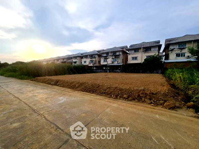 ที่ดิน ม.มหิดล ศาลายา : ที่ดินสำหรับปล่อยขาย 400 ตารางเมตร แถว ใน ศาลาธรรมสพน์ (ID 1423071)