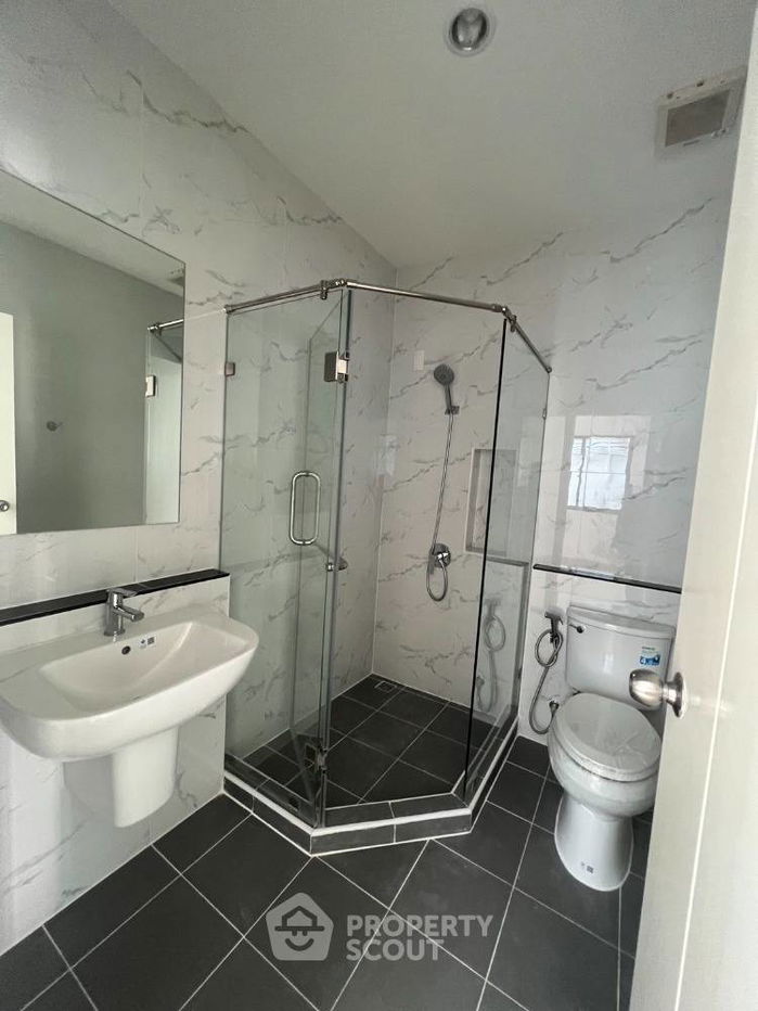 รูป ทาวน์เฮาท์ 3-ห้องนอน ใน ดอกไม้ (ID 1813098) - รูปที่ 12/12