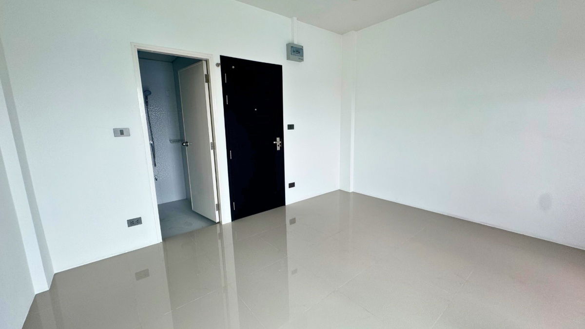 picture Commercial building for sale, new condition, never used, 4 floors (Mix-Use), Soi Lad Phrao 107, ready for immediate use. - 16/17