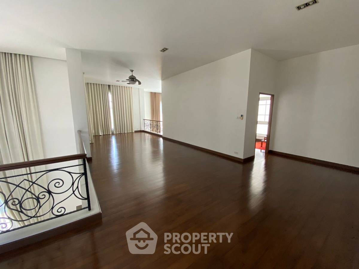 รูป บ้าน 4-ห้องนอน ใน บ้านใหม่ (ID 2005439) - รูปที่ 26/38