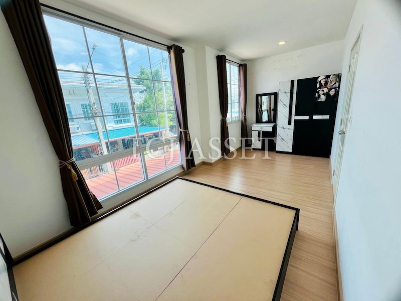 picture Townhouse for sale : J City Sukhumvit-Phraeksa Village , Mueang, Samut Prakan. - 4/13