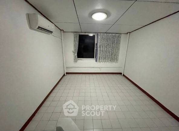 รูป ทาวน์เฮาท์ 5-ห้องนอน ใกล้ MRT ศูนย์วัฒนธรรมแห่งประเทศไทย (ID 1863232) - รูปที่ 11/15