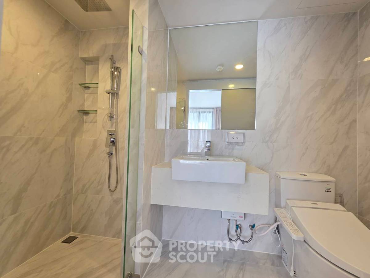 picture 1-BR Condo at Ideo Mobi Sukhumvit 40 near BTS Ekkamai (ID 2456460) - 4/10