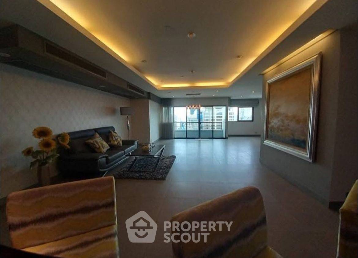 picture 3-BR Condo at Sathorn Gardens near MRT Si Lom (ID 2065729) - 16/18