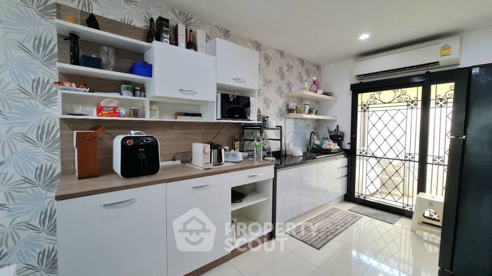 รูป ทาวน์เฮาท์ 3-ห้องนอน ใน สวนหลวง (ID 1832285) - รูปที่ 3/24