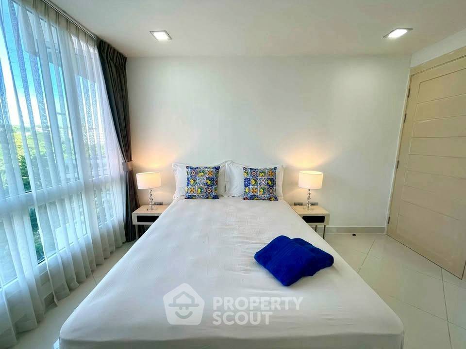 picture 1-BR Condo at The View Cozy Beach Residence close to Phratamnak (ID 2453388) - 9/18