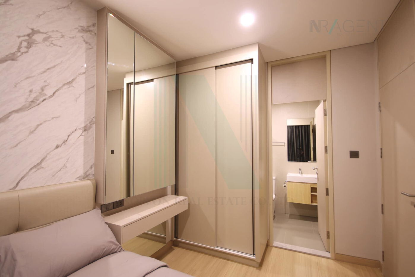 picture 🔺 For Rent Condo LUMPINI SUITE PHETCHABURI - MAKKASAN Building 1, Floor 28,1 bed room, Room size 27.00 sqm - 2/8