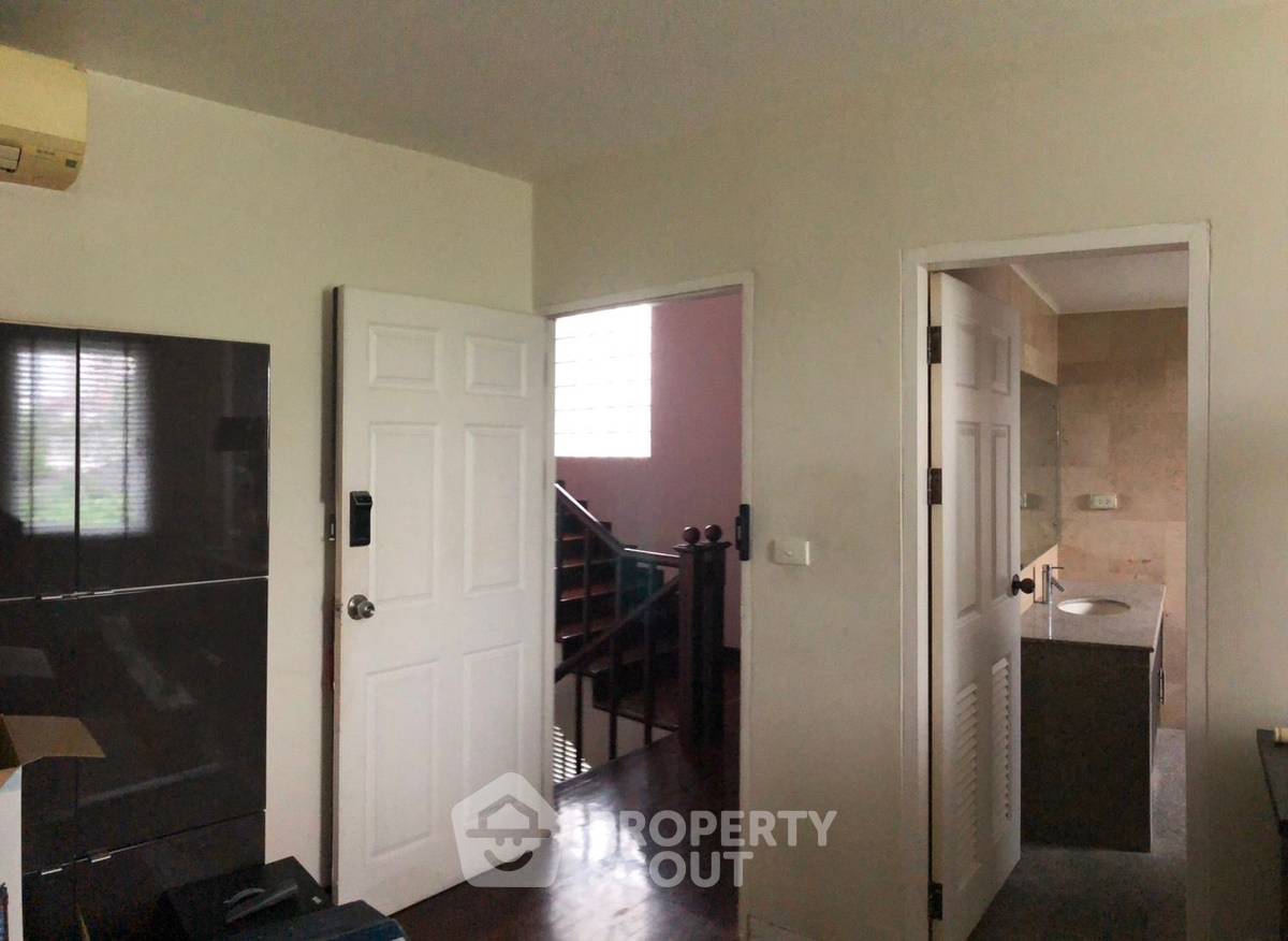 picture 4-BR House near BTS Saphan Khwai (ID 2083325) - 26/33