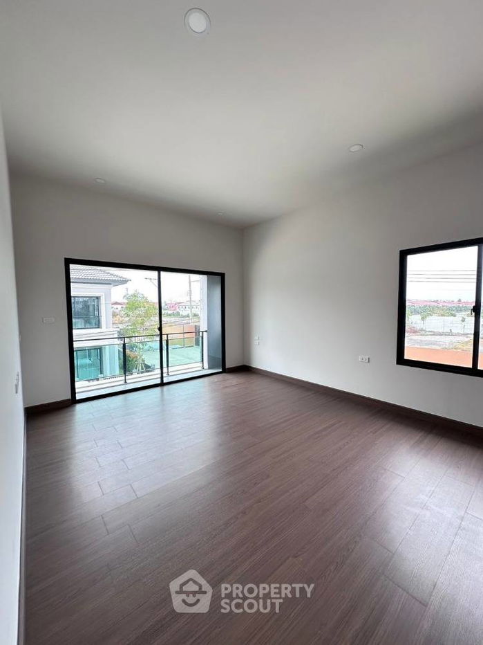 รูป บ้าน 5-ห้องนอน ใน ศีรษะจรเข้ใหญ่ (ID 2047019) - รูปที่ 16/37