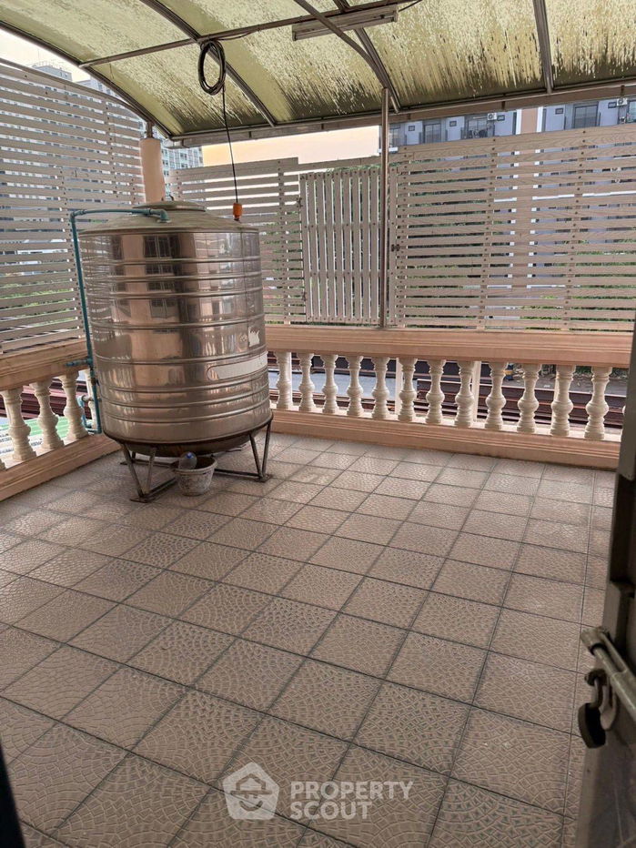 รูป ทาวน์เฮาท์ 7-ห้องนอน ใน บางโคล่ (ID 2104554) - รูปที่ 21/24