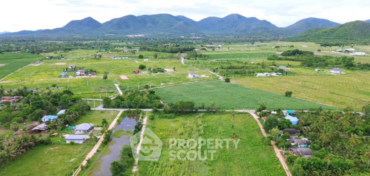 รูป ที่ดินสำหรับปล่อยขาย 28,800 ตารางเมตร แถว ใน ห้วยทรายเหนือ (ID 1827803) - รูปที่ 3/4