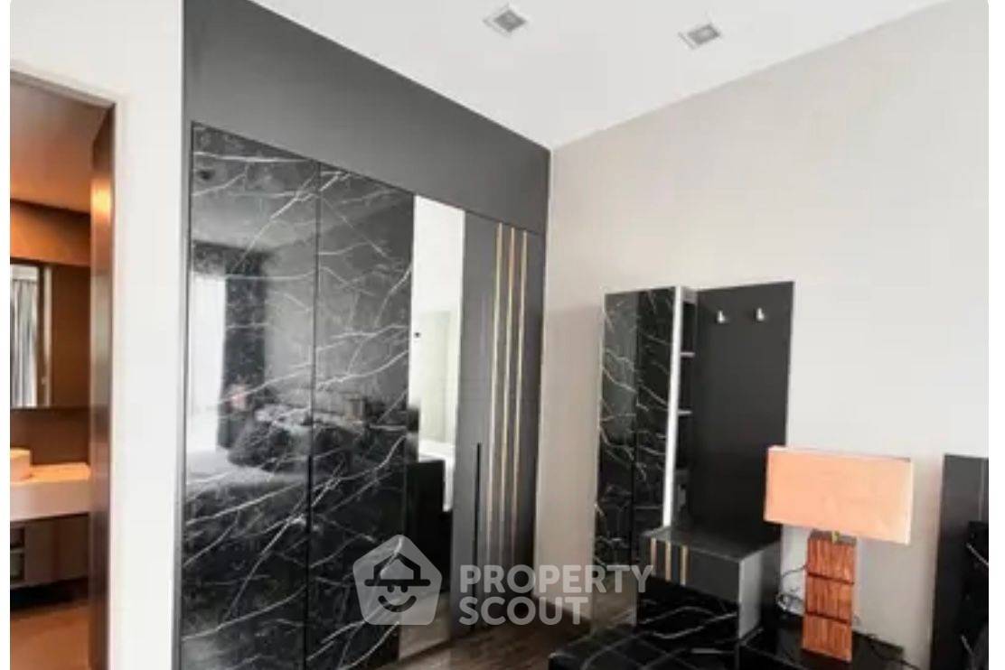 รูป คอนโด 2-ห้องนอน ที่ ทราเพโซ สุขุมวิท 16 ใกล้ MRT ศูนย์การประชุมแห่งชาติสิริกิติ์ (ID 2085753) - รูปที่ 4/12