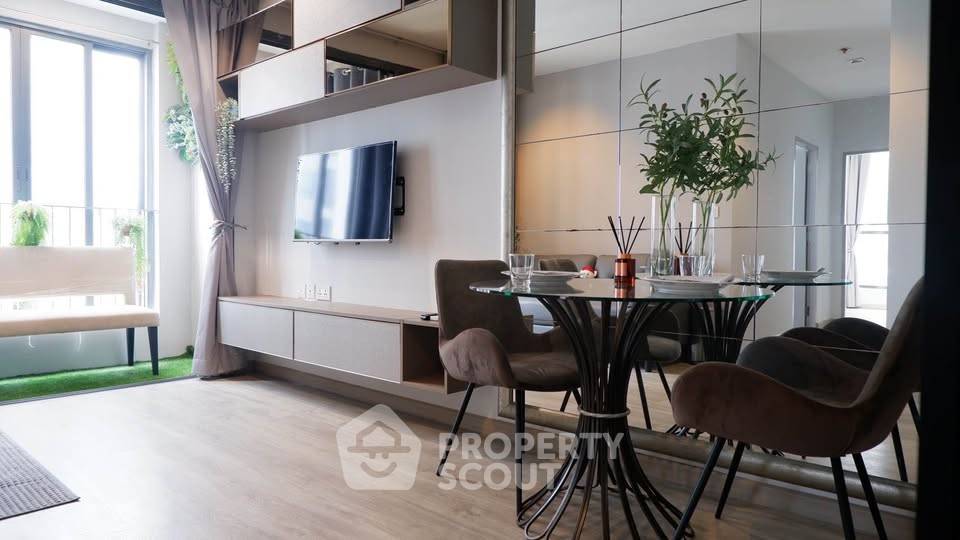 picture 2-BR Condo at Ideo Mobi Rama 9 near MRT Phra Ram 9 (ID 2453726) - 1/8