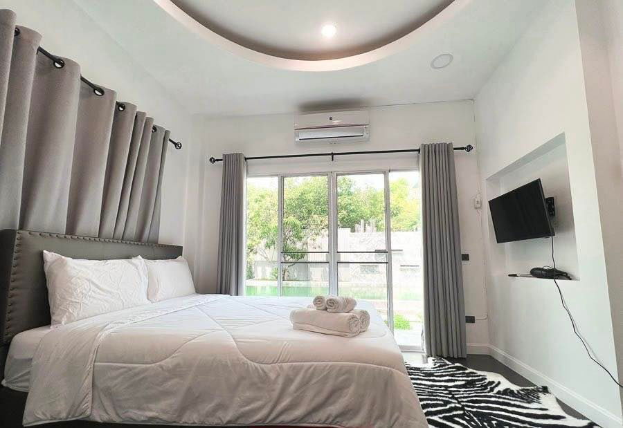 รูป บ้านพร้อมสระว่ายน้ำส่วนตัว  5ห้องนอน  4ห้องน้ำ  1ห้องรับแขก  2  ที่จอดรถ - รูปที่ 18/27