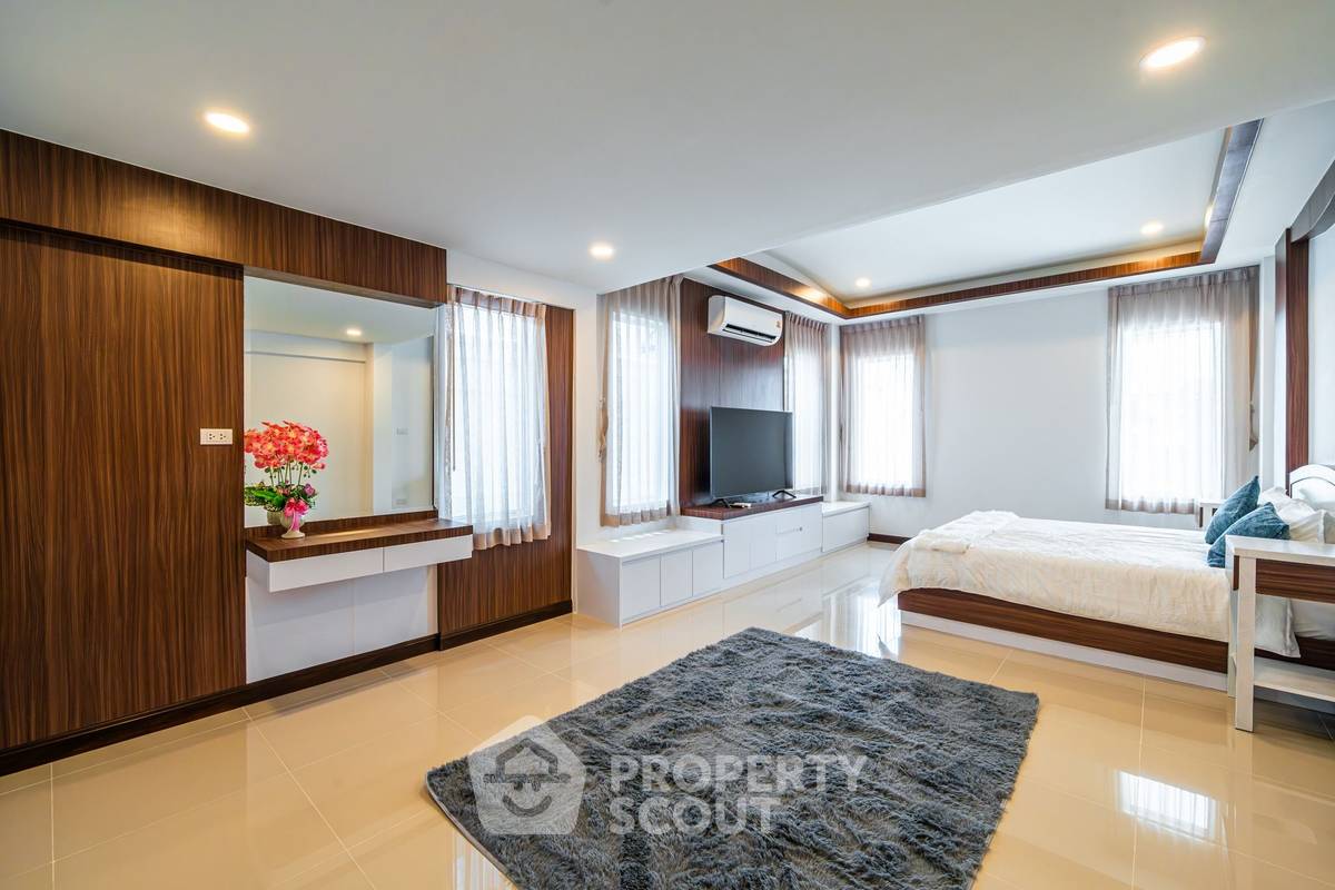 รูป วิลล่า 5-ห้องนอน ใกล้ พัทยาใต้ (ID 2141649) - รูปที่ 13/21