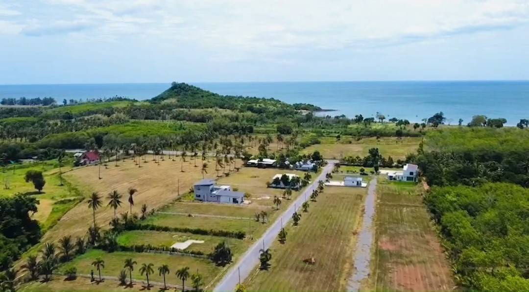 picture  Ang Thong, Thap Sakae District, Prachuap Khiri Khan Province, 91-114-141 sq m, 16,900per sq m, 10% contract, 20,000-30,000 baht per month, 18 months,  - 10/23