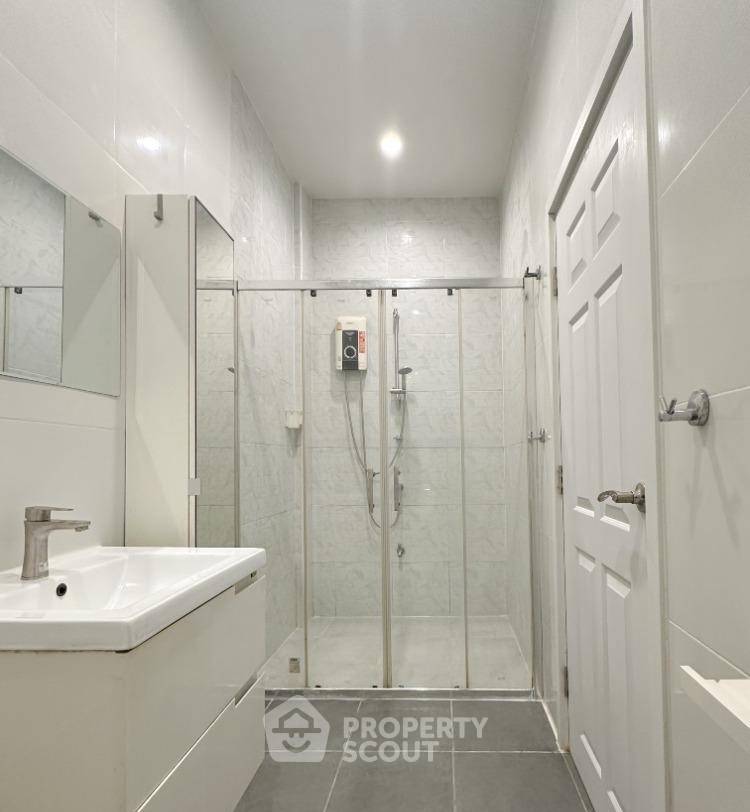 รูป ทาวน์เฮาท์ 4-ห้องนอน ใน ลาดพร้าว (ID 1601318) - รูปที่ 4/4