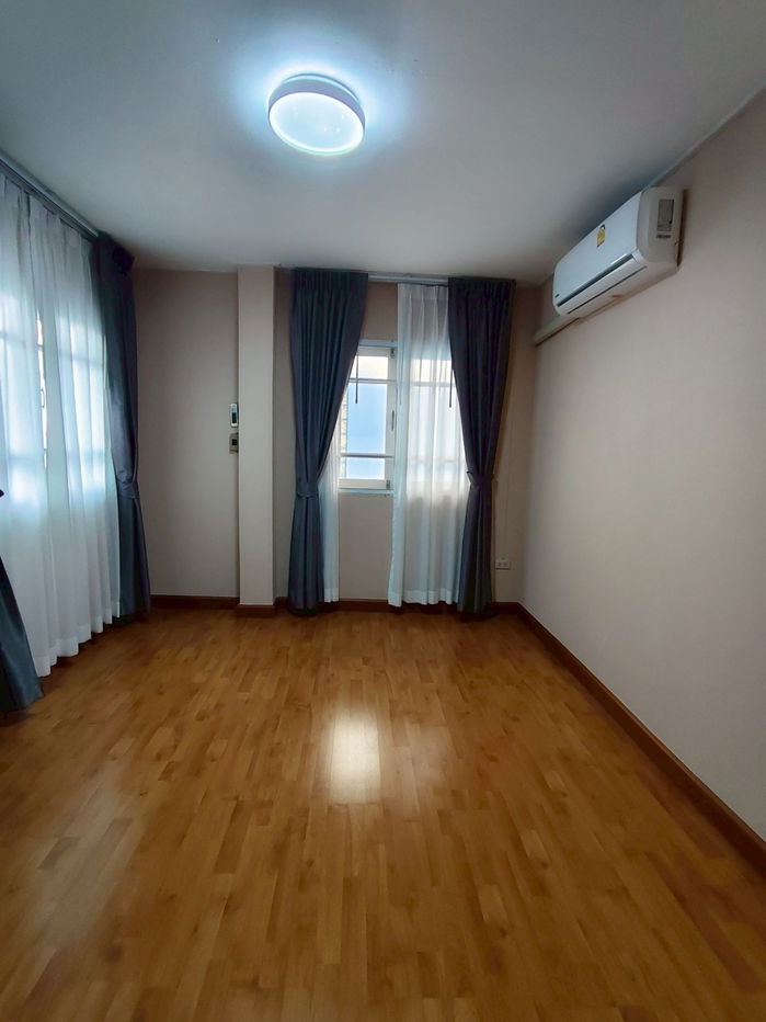 รูป ให้เช่า หรือ ขาย บ้านเดี่ยว รามคำแหง164 หมู่บ้านเพอร์เฟคเพลส  ตกแต่งพร้อมอยู่ สนใจ 085-318-6868 คุณวา - รูปที่ 22/33