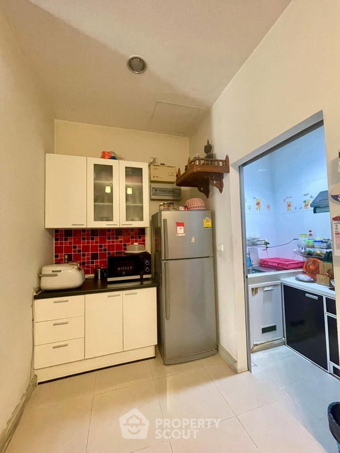 รูป ทาวน์เฮาท์ 3-ห้องนอน ใน ลาดพร้าว (ID 1593937) - รูปที่ 3/10