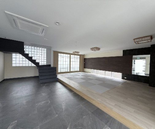 รูป ให้เช่าอาคารสำนักงาน 8 ชั้น ซอยศรีนครินทร์ 40 มีลิฟท์โดยสารในอาคาร ที่จอดรถ 14 คัน เหมาะเป็นสำนักงาน ทำเลดี เดินทางสะดวก - รูปที่ 14/19