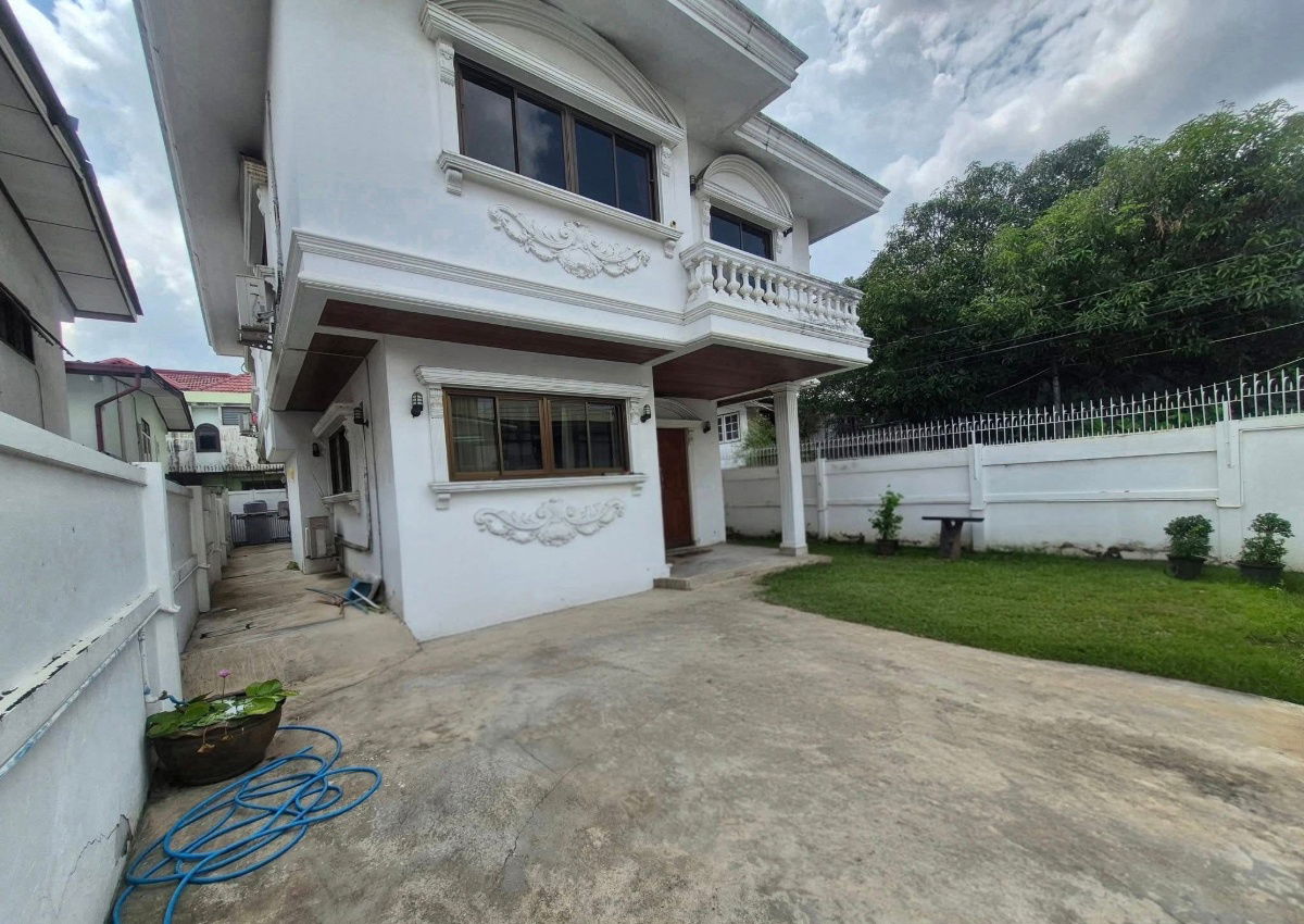 picture LTH13645 – House for Rent at Suthisan (Soi Sabaijai) Size 74 sq.w. 4 beds 5 baths Near MRT Sutthisan ONLY 90K/Month - 11/14