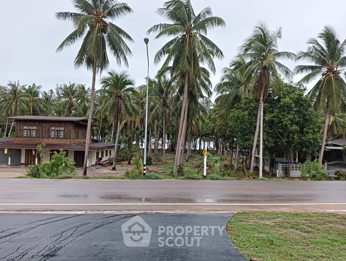 รูป ที่ดินสำหรับปล่อยขาย 800 ตารางเมตร แถว ใน ธงชัย (ID 1522875) - รูปที่ 3/6