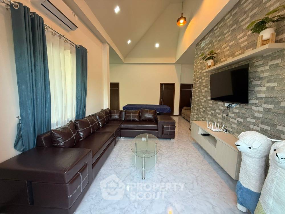 รูป วิลล่า 3-ห้องนอน ใน บางละมุง (ID 2042222) - รูปที่ 3/8