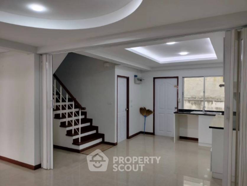 รูป ทาวน์เฮาท์ 3-ห้องนอน ใน สำโรงเหนือ (ID 1990362) - รูปที่ 7/7