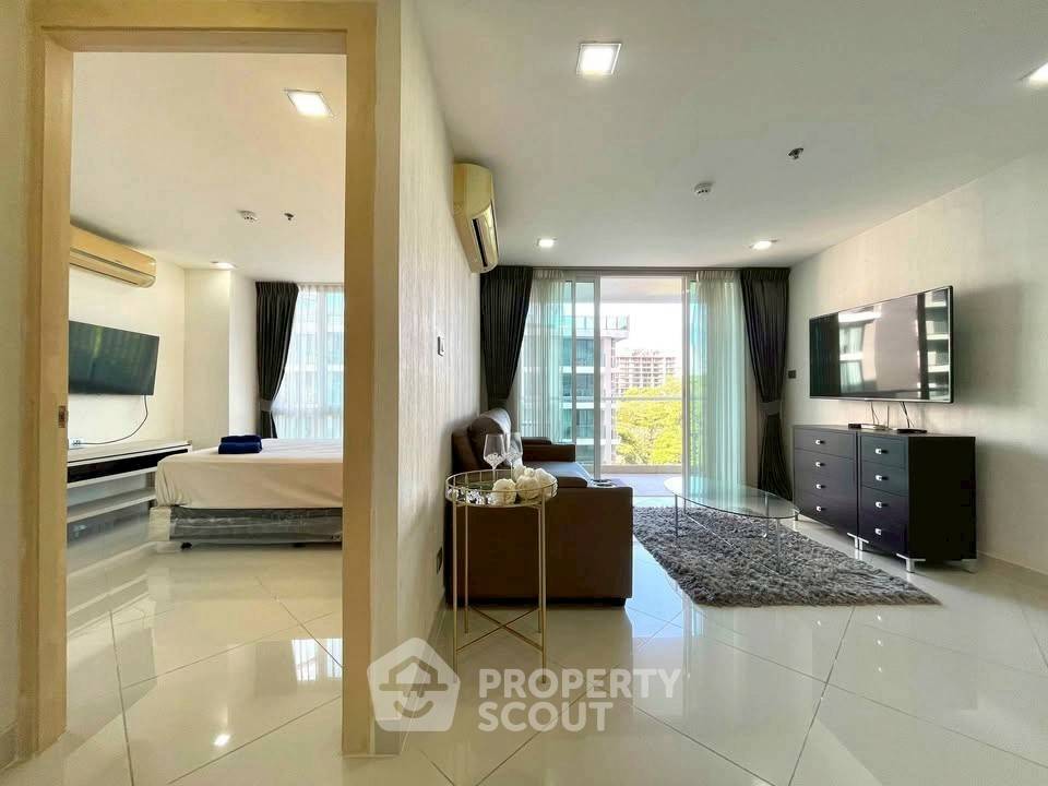 picture 1-BR Condo at The View Cozy Beach Residence close to Phratamnak (ID 2453388) - 5/18