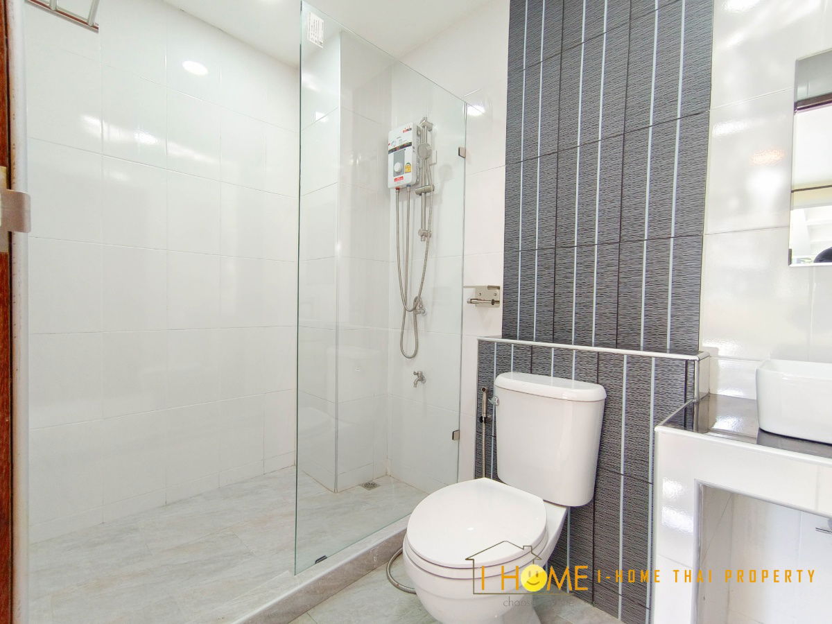 รูป ให้เช่า Pool villa 2 ชั้นหลังใหญ่ 14 ห้องนอน 15 ห้องน้ำ 1 ห้องครัว 3 ที่จอดรถ - รูปที่ 11/72