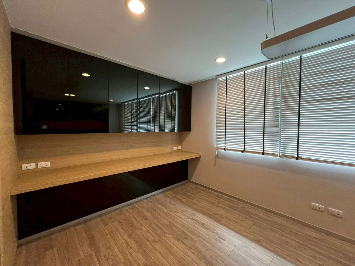 รูป 🏢 สำนักงานให้เช่า 5 ชั้น – ทำเล “ถนนประเสริฐมนูกิจ” ติดโรงเรียนโรงเรียนเลิศหล้า เหมาะบริษัทขนาดเล็ก–กลาง (รองรับ 15–20 คน) - รูปที่ 8/20