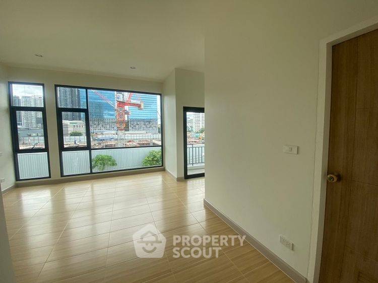 รูป ทาวน์เฮ้าส์ 2-ห้องนอน ใกล้ BTS ห้าแยกลาดพร้าว (ID 2448764) - รูปที่ 12/16