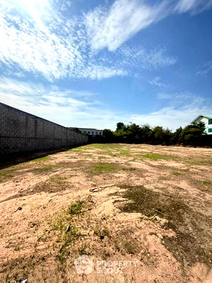 ที่ดิน ถนนพรประภานิมิต : ที่ดินสำหรับปล่อยขาย 2,800 ตารางเมตร แถว ใกล้ เมืองพัทยา (ID 2073611)