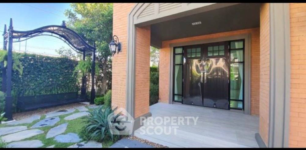 picture 4-BR House at Nantawan Bangna Km.7 in Bang Kaeo (ID 1283113) - 1/9