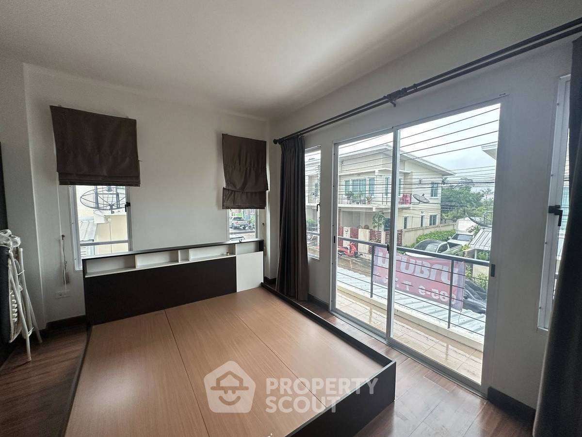 รูป ทาวน์เฮาท์ 2-ห้องนอน ใกล้ เมืองพัทยา (ID 2115103) - รูปที่ 4/8