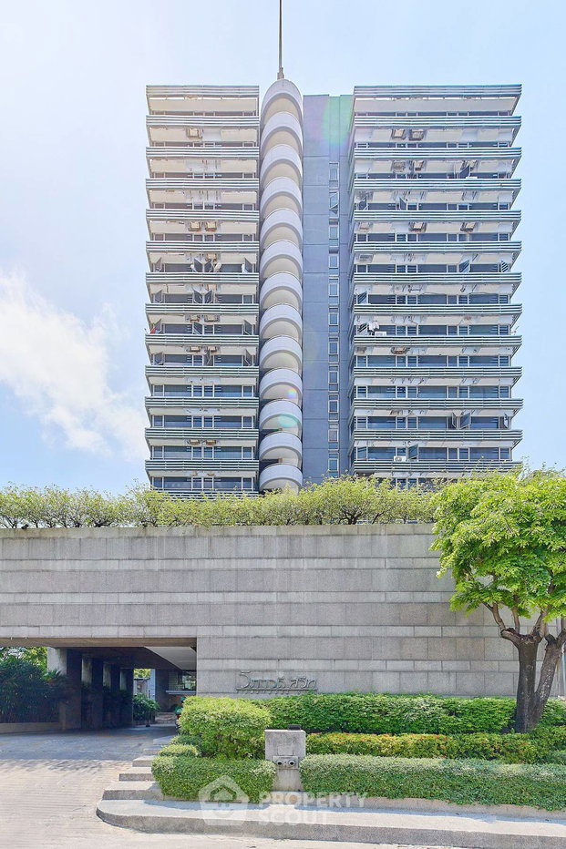picture 3-BR Duplex Penthouse at Vibhavadee Suite (ID 1169660) - 25/25