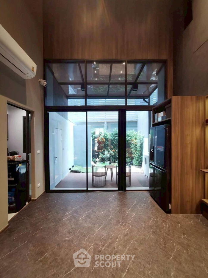 รูป ทาวน์เฮาท์ 3-ห้องนอน ที่ เอสทารา ฮาเว่น พัฒนาการ 20 ใน สวนหลวง (ID 2108266) - รูปที่ 2/18