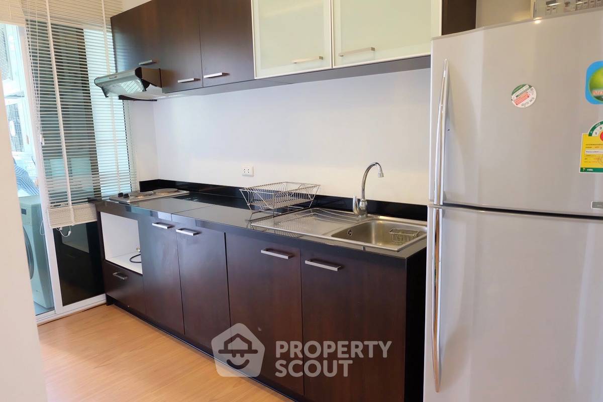 picture 2-BR Condo at Bridge Phaholyothin 37 near BTS Ratchayothin (ID 697548) - 15/18