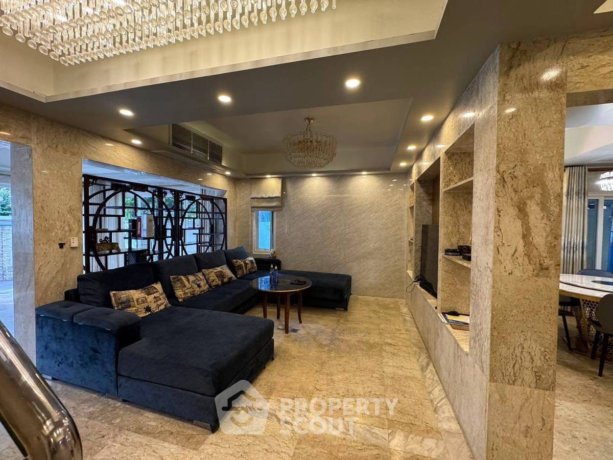 รูป วิลล่า 4-ห้องนอน ใกล้ พัทยาเหนือ (ID 2103538) - รูปที่ 3/16