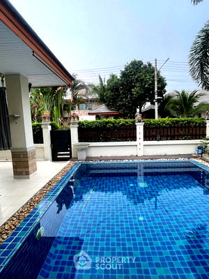 Houses for rent Bang Lamung Chonburi : 2-BR House at Baan Dusit Pattaya View close to Pattaya (ID 2097804)