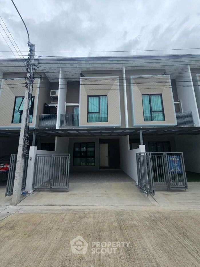 รูป ทาวน์เฮาท์ 3-ห้องนอน ใน ดอกไม้ (ID 1811204) - รูปที่ 1/9