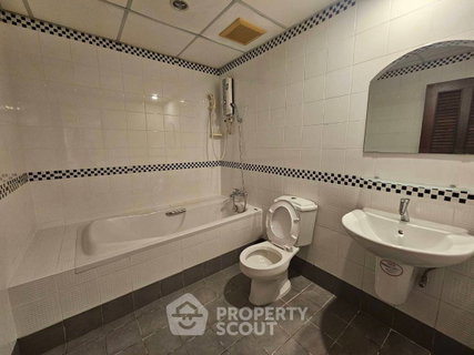 รูปภาพ 2-BR 95 Sqm Condo At Thew River Place, 19th-Floor Near MRT Sirindhorn (ID 1944073)